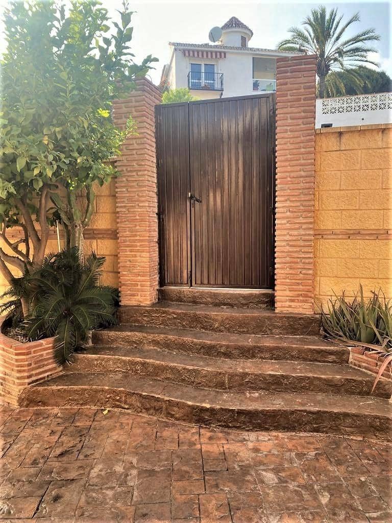 5 soveværelse Villa til leje i Cerro del Aguila med swimmingpool - € 4.800 (Ref: 9305143)