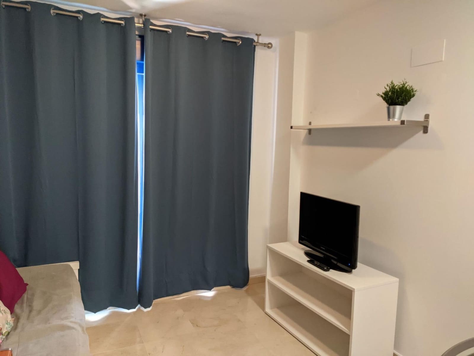 1 Zimmer Apartment zu vermieten in Torrequebrada mit Pool Garage - 850 € (Ref: 9312795)