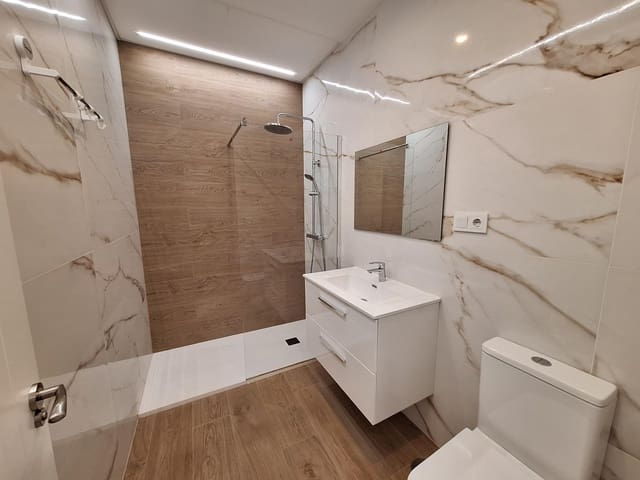 2 quarto Apartamento para arrendar em Arroyo de la Miel, Benalmádena - 1 200 € (Ref: 9355787)