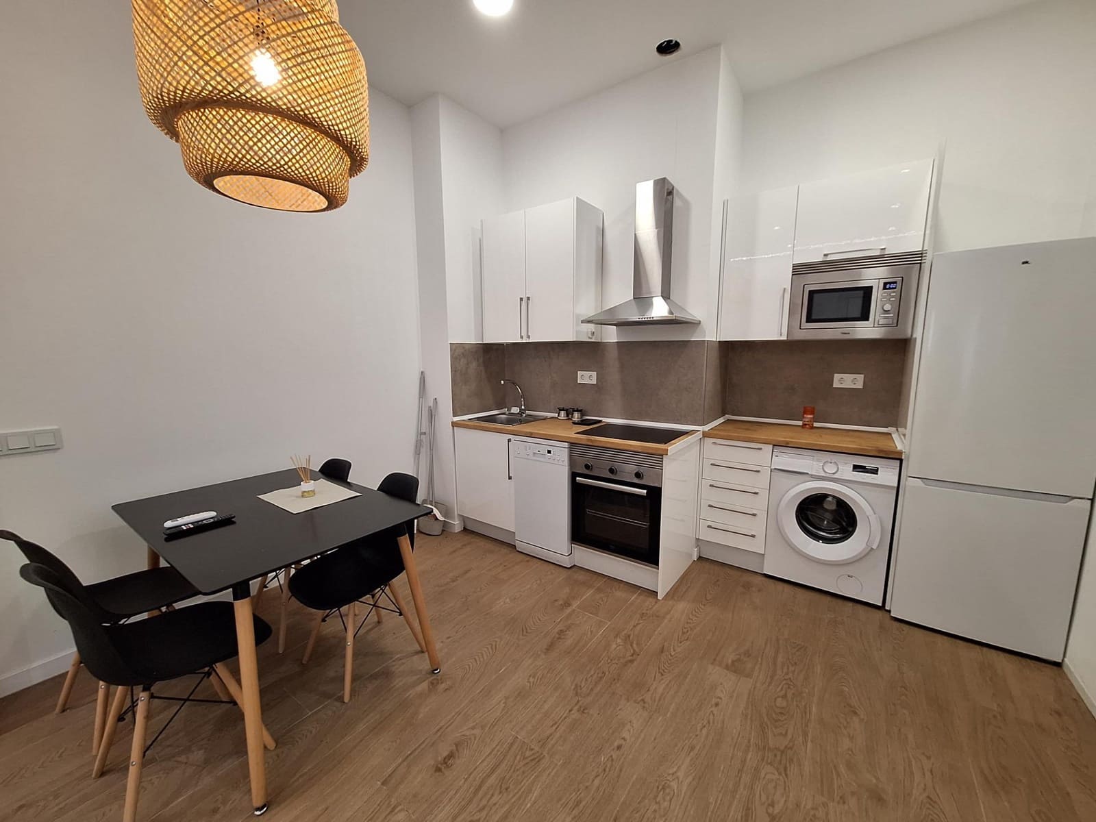 2 bedroom Flat for rent in Arroyo de la Miel - € 1,200 (Ref: 9355787)