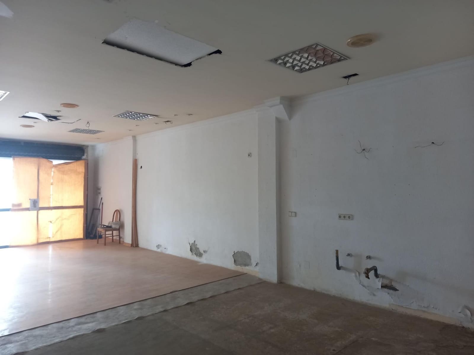 Kommersiell till salu i Benalmadena - 266 000 € (Ref: 9387828)