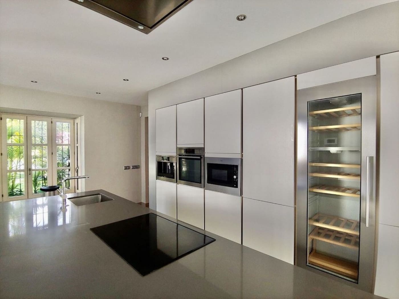 6 slaapkamer Villa te koop in Guadalmina met zwembad garage - € 4.900.000 (Ref: 9387829)