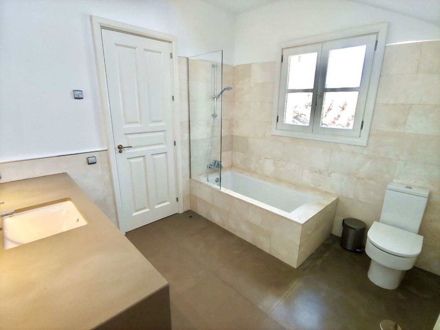 6 slaapkamer Villa te koop in Guadalmina met zwembad garage - € 4.900.000 (Ref: 9387829)