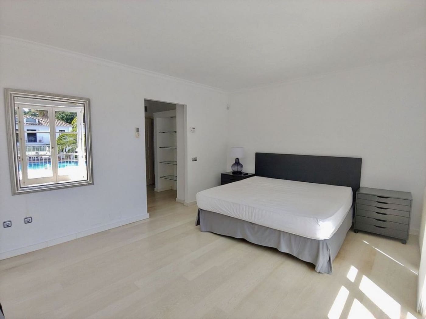 6 slaapkamer Villa te koop in Guadalmina met zwembad garage - € 4.900.000 (Ref: 9387829)