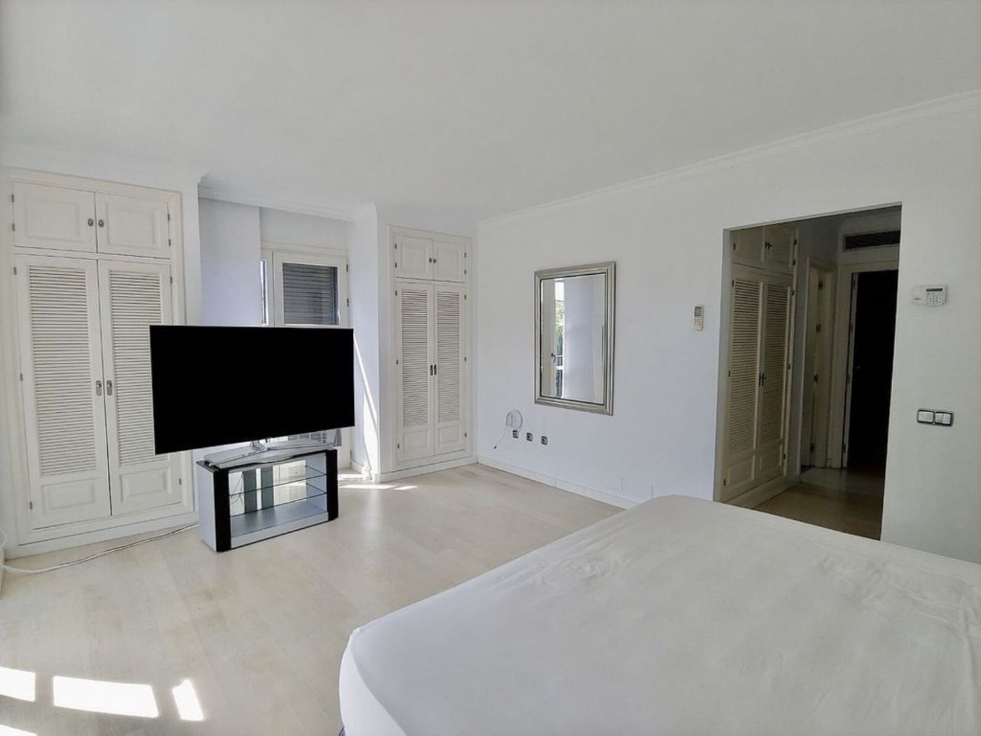 6 slaapkamer Villa te koop in Guadalmina met zwembad garage - € 4.900.000 (Ref: 9387829)