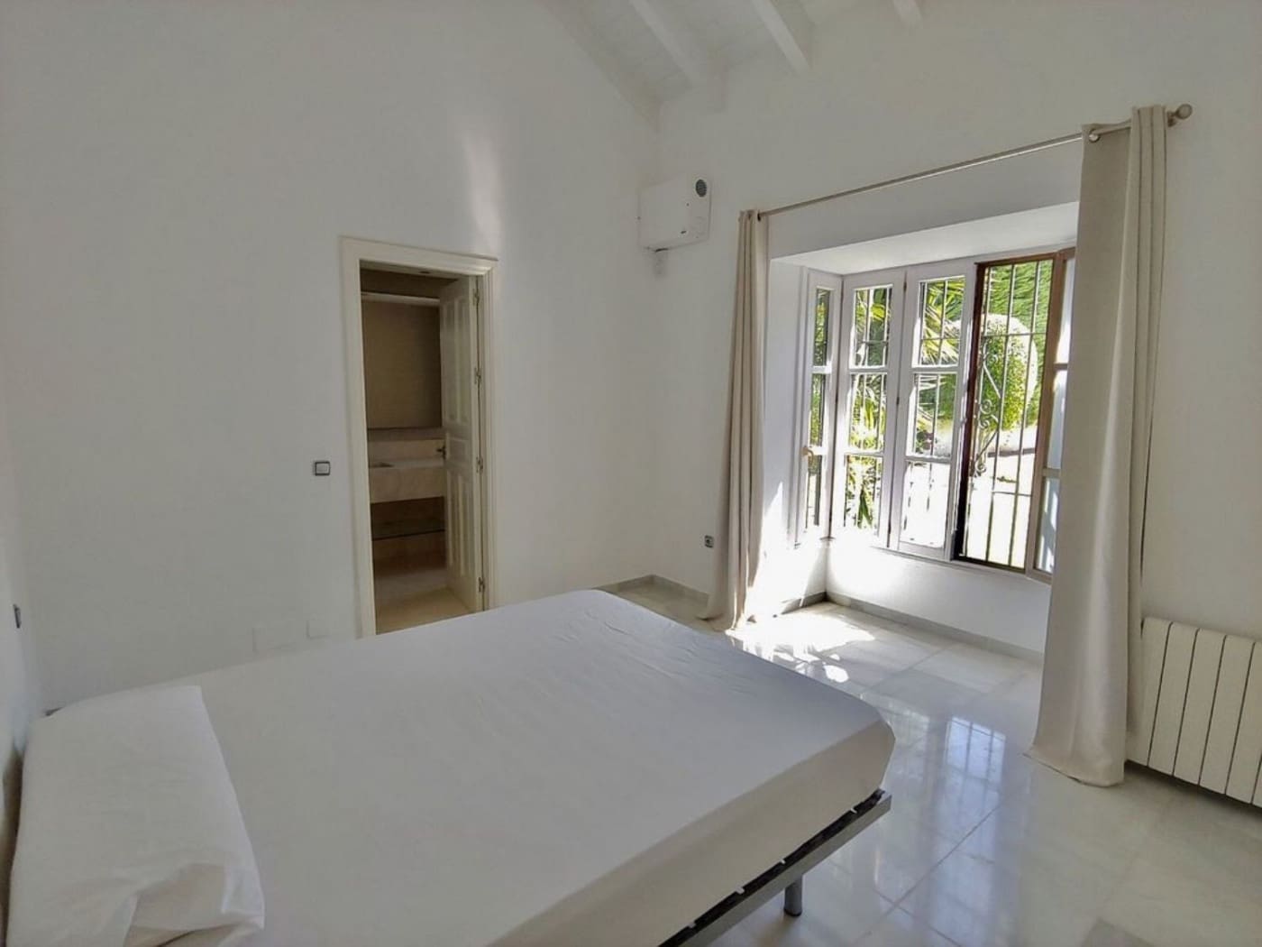 6 slaapkamer Villa te koop in Guadalmina met zwembad garage - € 4.900.000 (Ref: 9387829)
