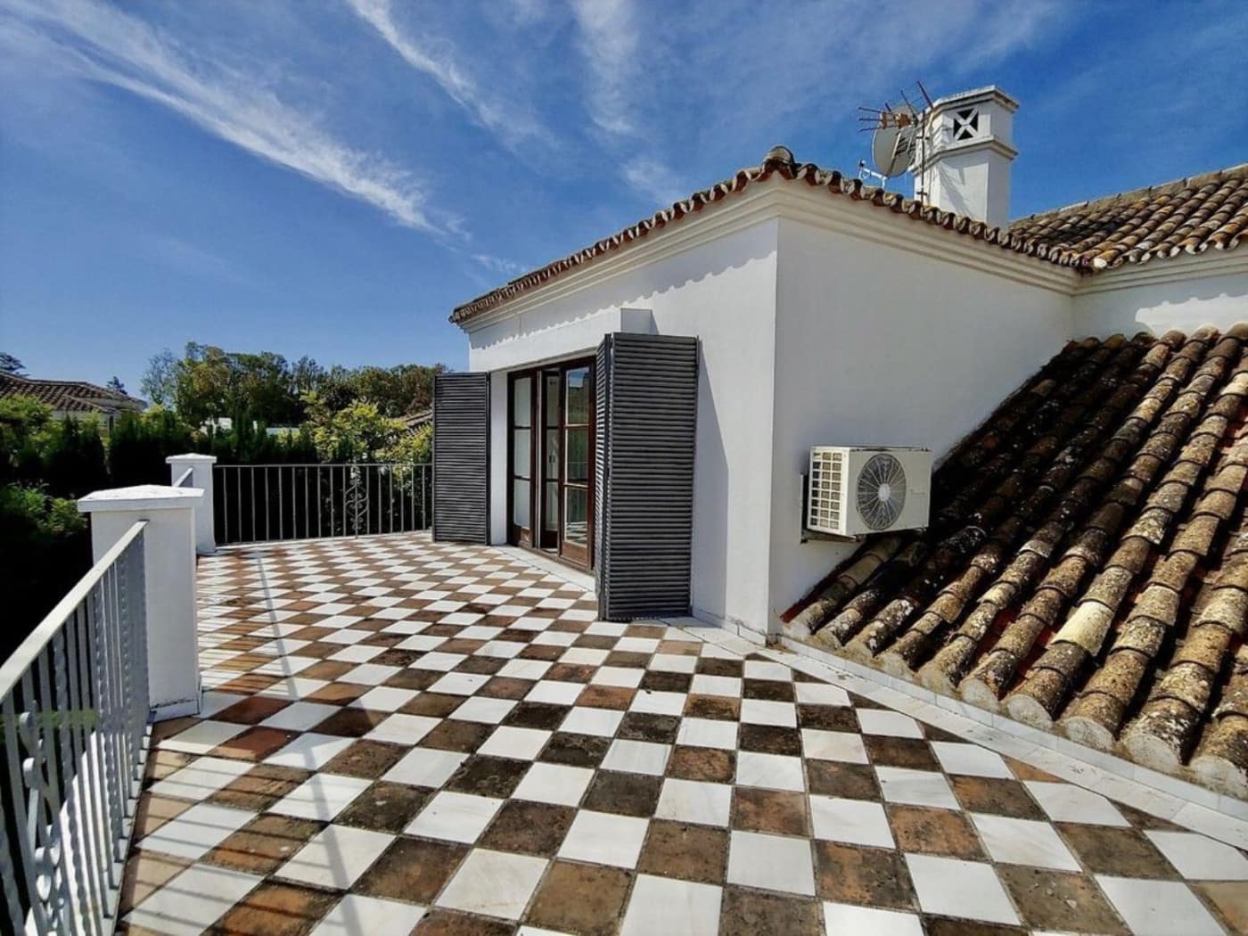 6 slaapkamer Villa te koop in Guadalmina met zwembad garage - € 4.900.000 (Ref: 9387829)