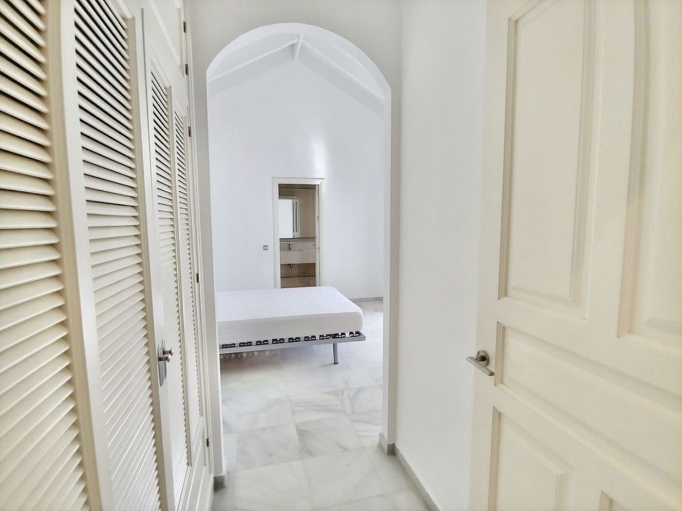 6 slaapkamer Villa te koop in Guadalmina met zwembad garage - € 4.900.000 (Ref: 9387829)