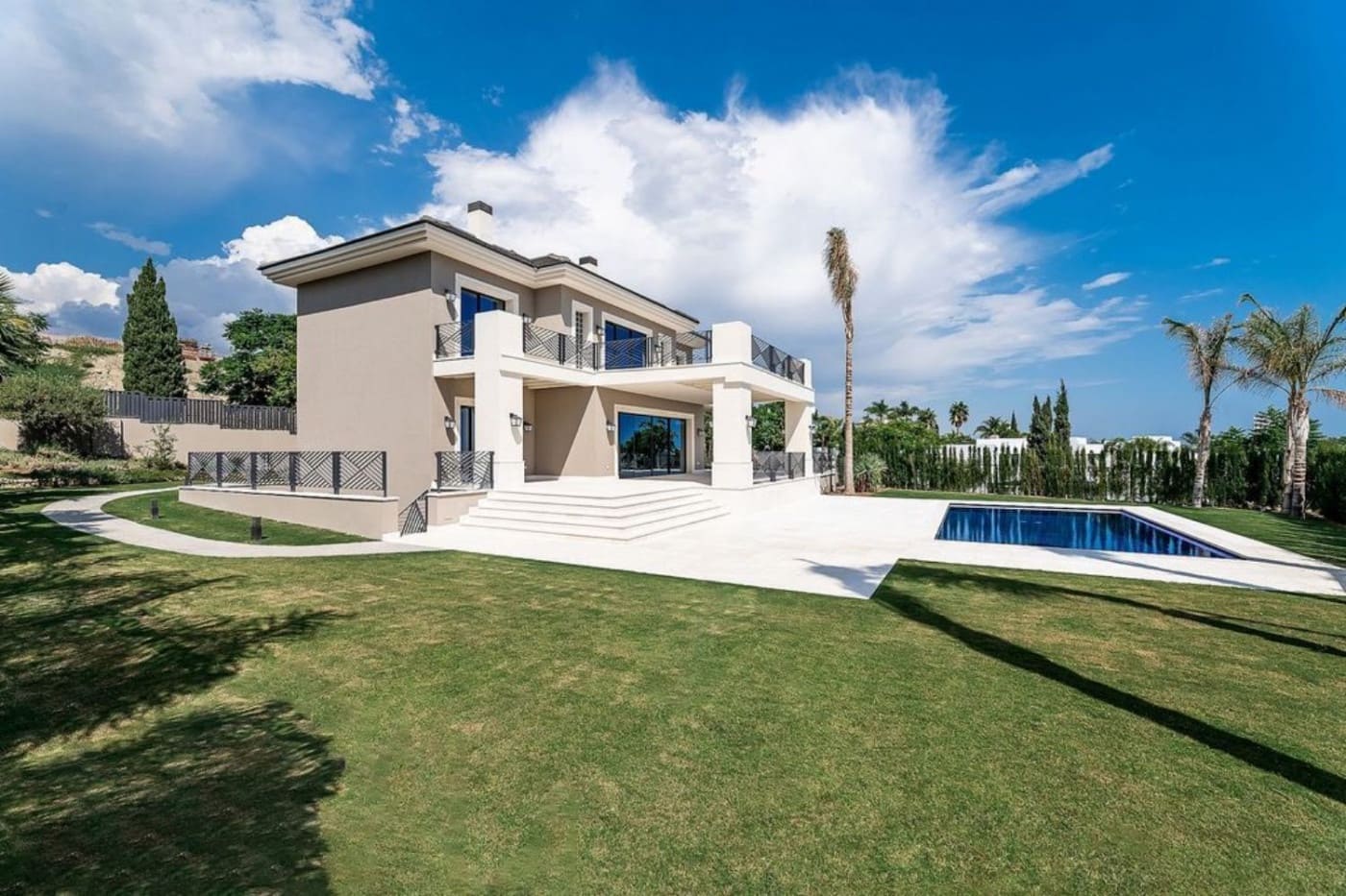 6 bedroom Villa for sale in Los Flamingos with pool garage - € 3,650,000 (Ref: 9387831)