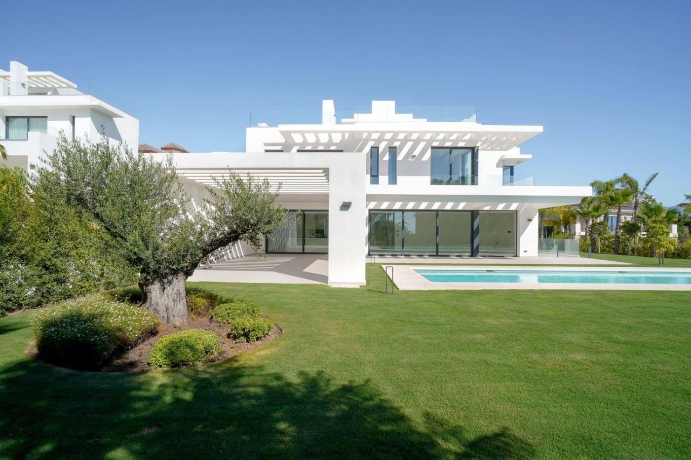 5 bedroom Villa for sale in Los Flamingos with pool - € 3,350,000 (Ref: 9387832)