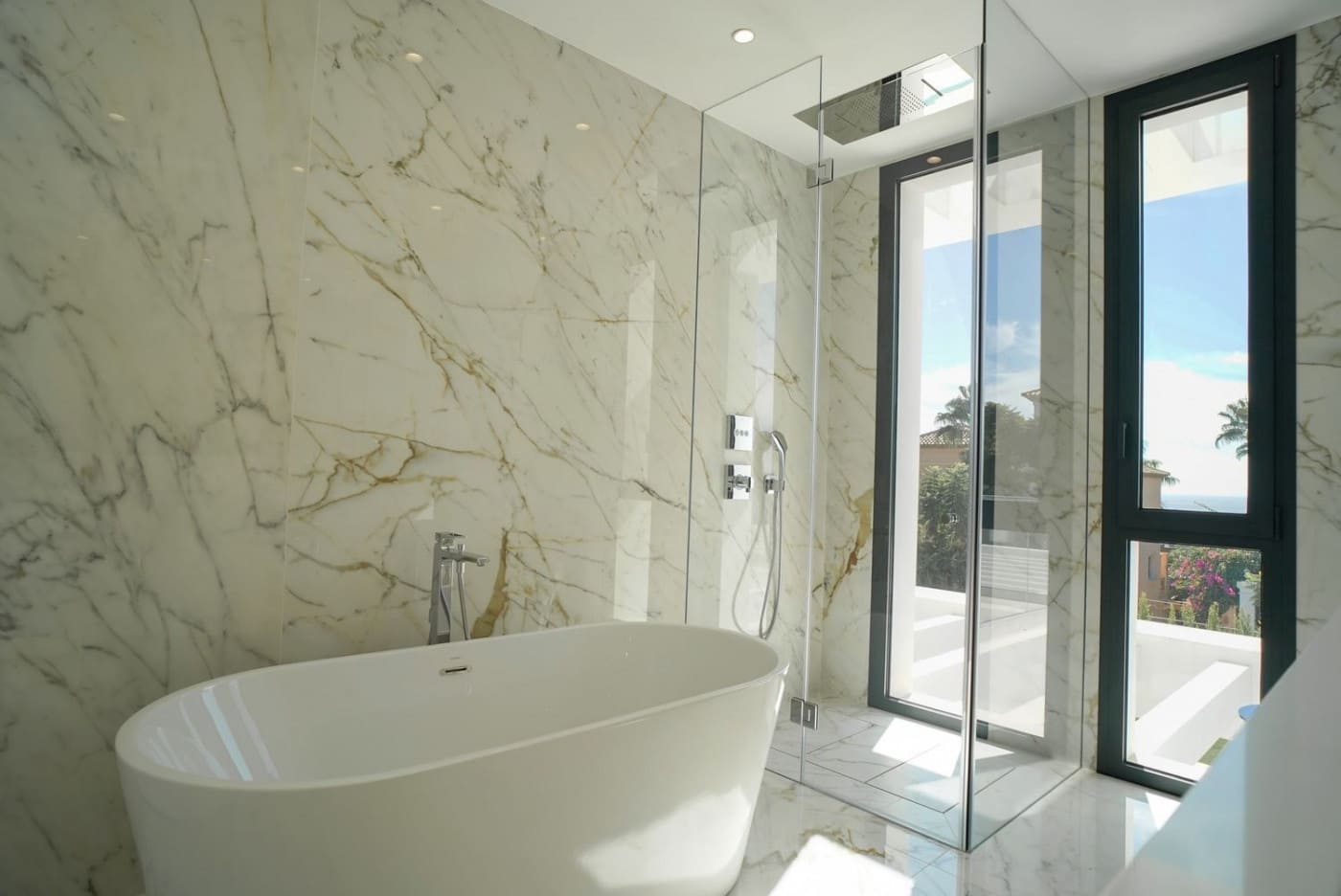 5 bedroom Villa for sale in Los Flamingos with pool - € 3,350,000 (Ref: 9387832)