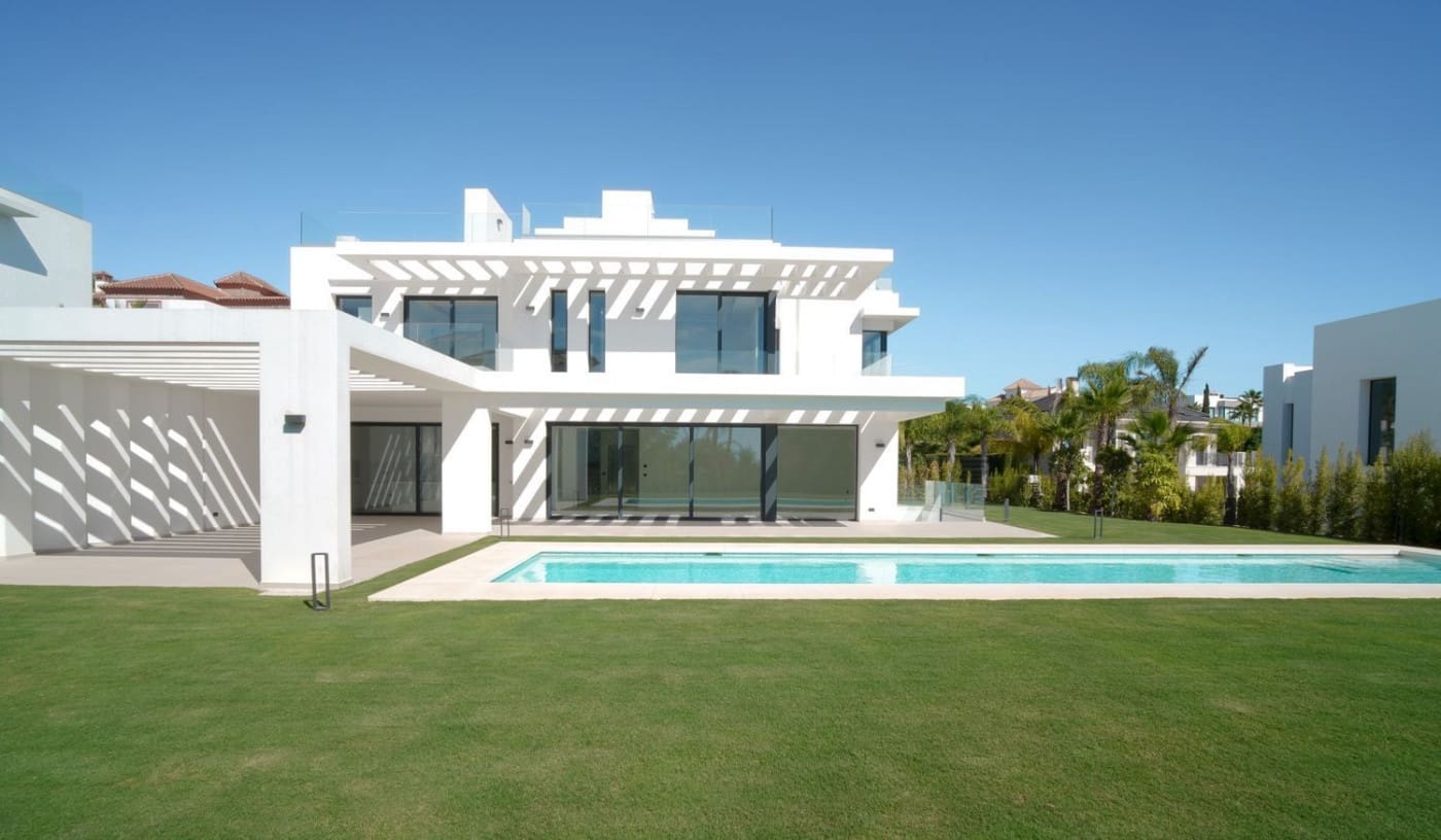 5 bedroom Villa for sale in Los Flamingos with pool - € 3,350,000 (Ref: 9387832)