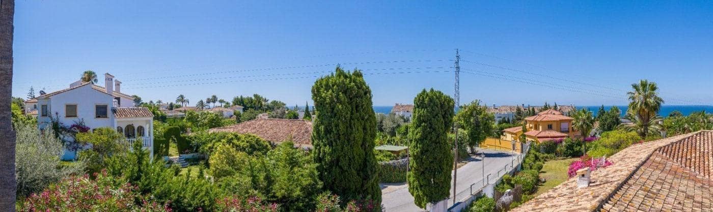 3 Zimmer Villa zu verkaufen in Marbella mit Pool - 1.950.000 € (Ref: 9387837)