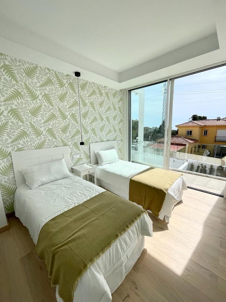 3 Zimmer Villa zu verkaufen in Marbella mit Pool - 1.950.000 € (Ref: 9387837)