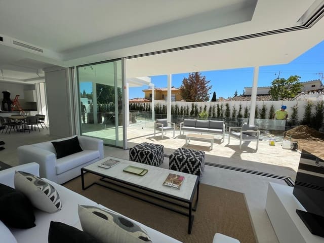 3 Zimmer Villa zu verkaufen in Marbella mit Pool - 1.950.000 € (Ref: 9387837)