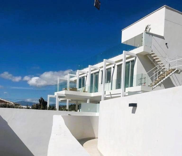 3 Zimmer Villa zu verkaufen in Marbella mit Pool - 1.950.000 € (Ref: 9387837)