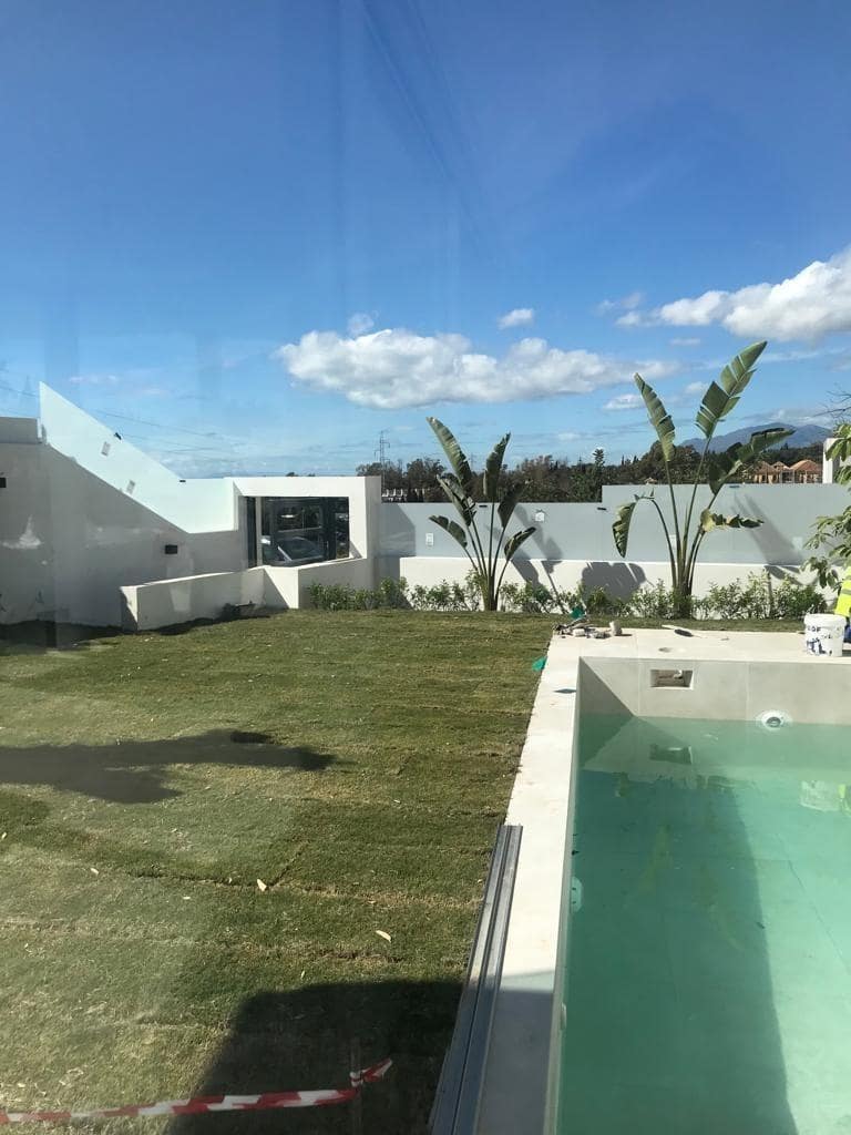 3 Zimmer Villa zu verkaufen in Marbella mit Pool - 1.950.000 € (Ref: 9387837)