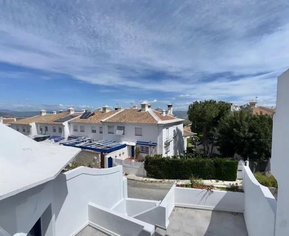 3 sovrum Radhus till salu i Alhaurín de la Torre med pool garage - 450 000 € (Ref: 9387838)