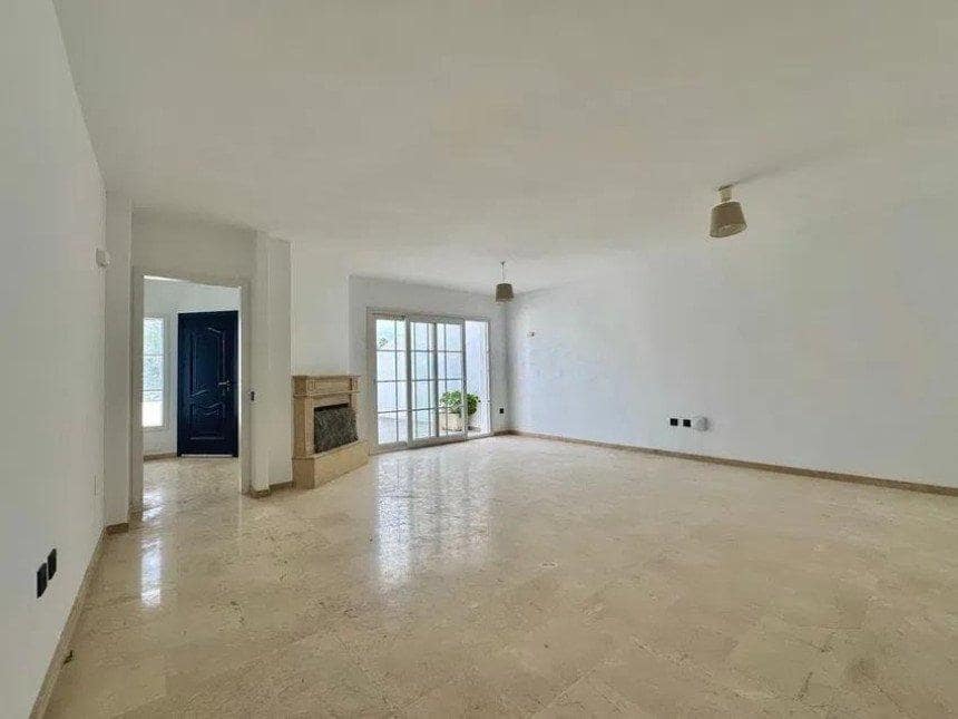 3 makuuhuone Rivitalo myytävänä paikassa Alhaurin de la Torre mukana uima-altaan 
autotalli - 450 000 € (Ref: 9387838)