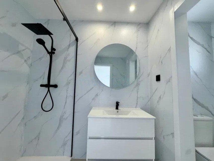 3 makuuhuone Rivitalo myytävänä paikassa Alhaurin de la Torre mukana uima-altaan 
autotalli - 450 000 € (Ref: 9387838)