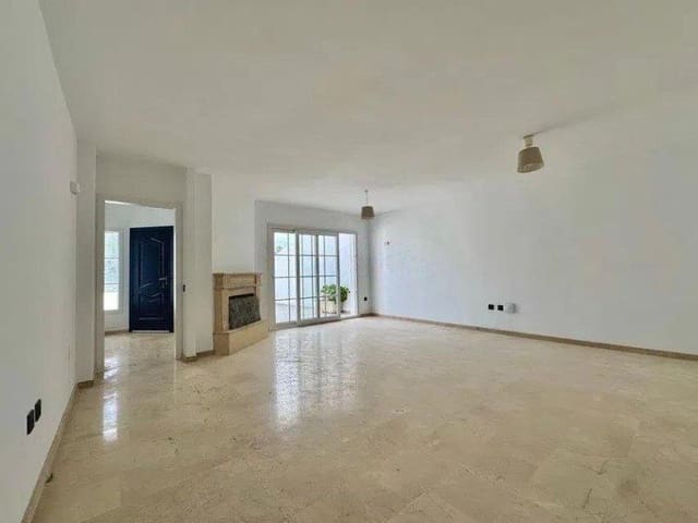 3 sovrum Radhus till salu i Alhaurín de la Torre med pool garage - 450 000 € (Ref: 9387838)