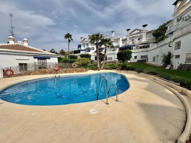 3 sovrum Radhus till salu i Alhaurín de la Torre med pool garage - 450 000 € (Ref: 9387838)