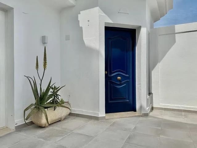 3 sovrum Radhus till salu i Alhaurín de la Torre med pool garage - 450 000 € (Ref: 9387838)