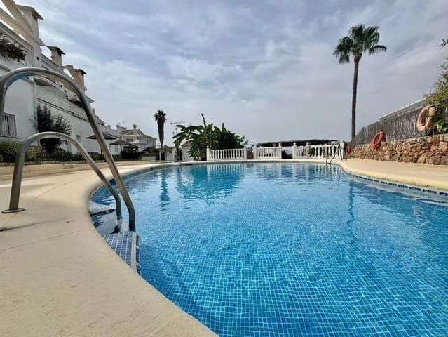 3 sovrum Radhus till salu i Alhaurín de la Torre med pool garage - 450 000 € (Ref: 9387838)