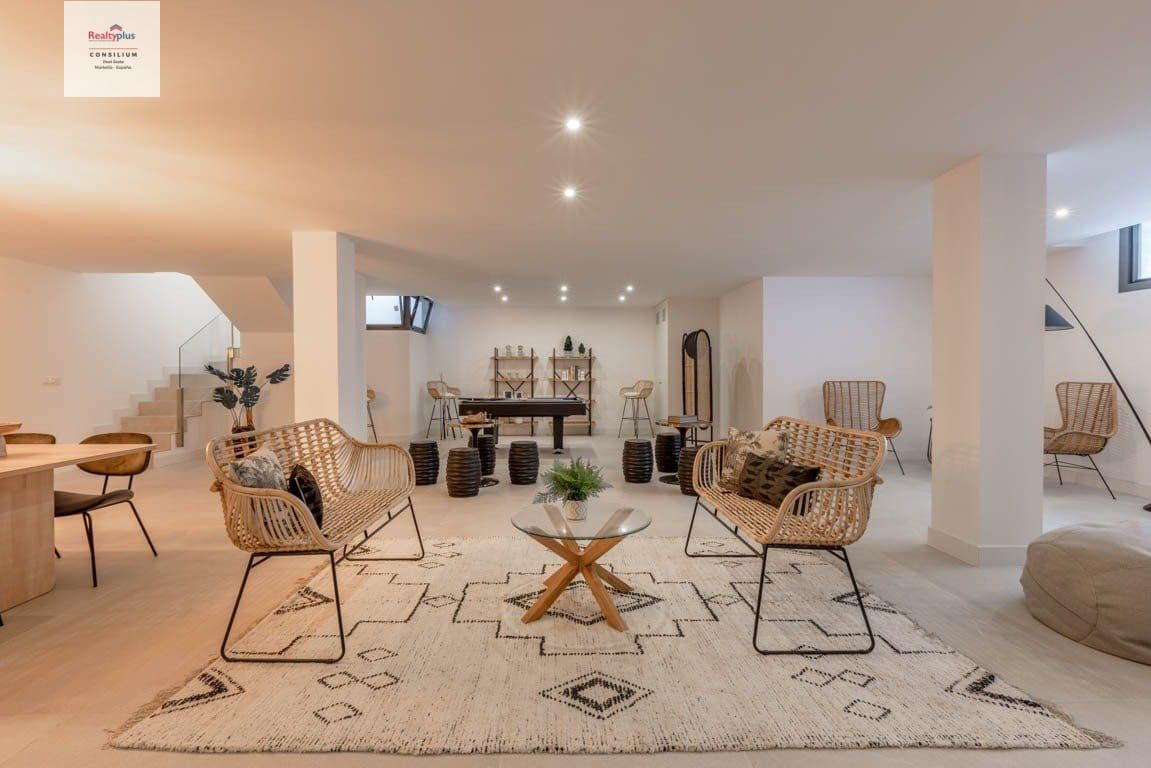 2 soverom Rekkehus til salgs i Cabopino med svømmebasseng garasje - € 460 000 (Ref: 9387839)