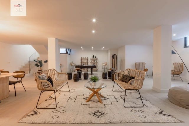 Adosado de 2 habitaciones en Cabopino, Marbella en venta con piscina garaje - 460.000 € (Ref: 9387839)