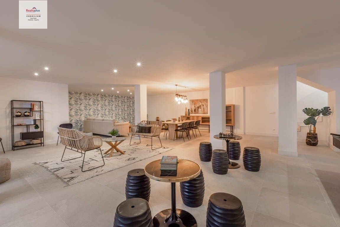 2 soverom Rekkehus til salgs i Cabopino med svømmebasseng garasje - € 460 000 (Ref: 9387839)