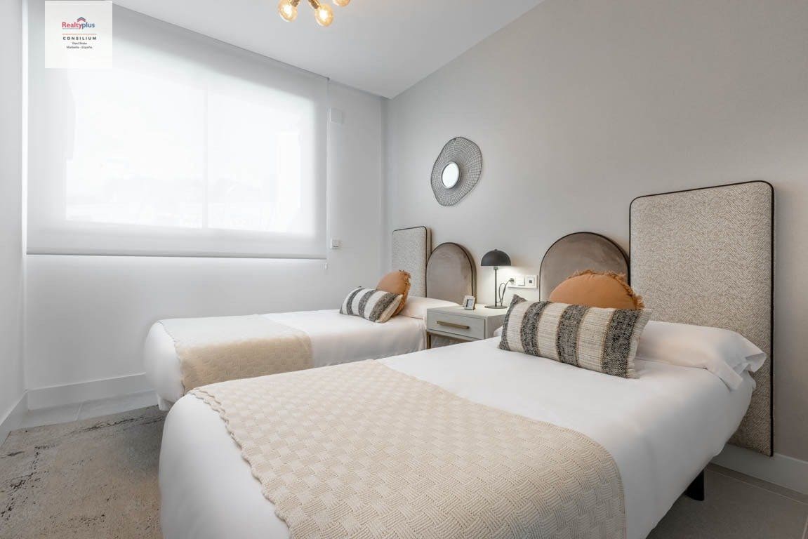 2 soverom Rekkehus til salgs i Cabopino med svømmebasseng garasje - € 460 000 (Ref: 9387839)