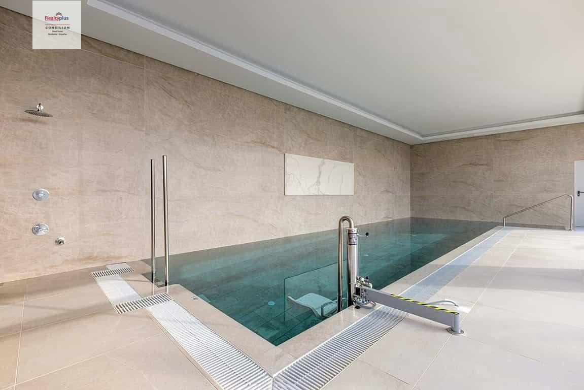 2 soverom Rekkehus til salgs i Cabopino med svømmebasseng garasje - € 460 000 (Ref: 9387839)