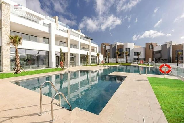 Adosado de 2 habitaciones en Cabopino, Marbella en venta con piscina garaje - 460.000 € (Ref: 9387839)