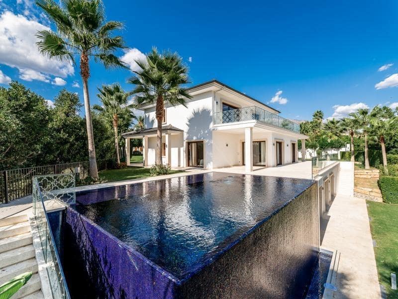 6 soveværelse Villa til salg i Nueva Andalucia med swimmingpool garage - € 6.495.000 (Ref: 9387840)
