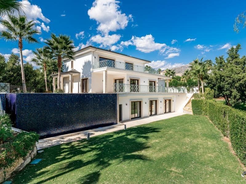 6 soveværelse Villa til salg i Nueva Andalucia med swimmingpool garage - € 6.495.000 (Ref: 9387840)