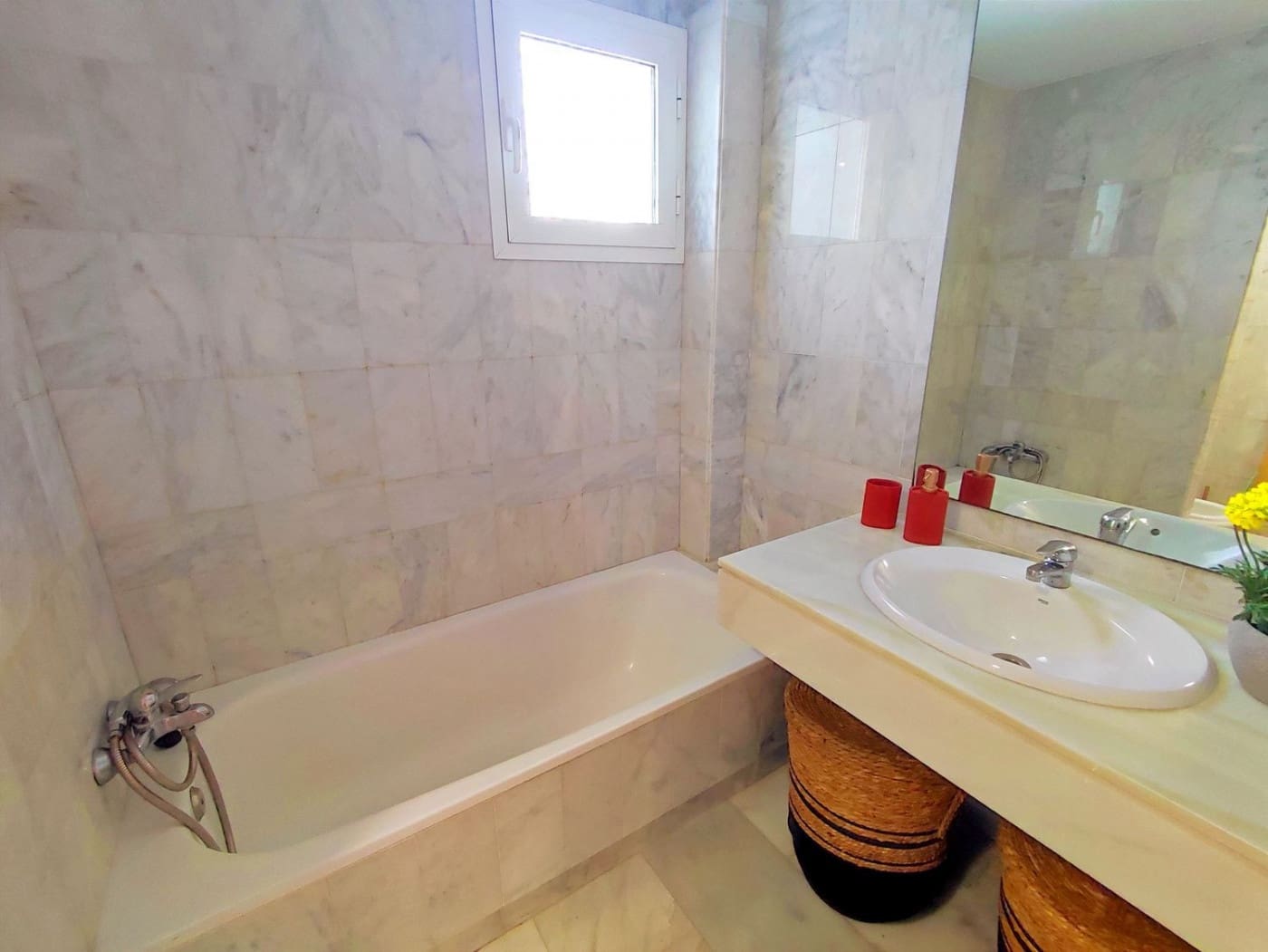 2 sypialnia Apartament na sprzedaż w Nueva Andalucia z basenem - 565 000 € (Ref: 9387841)