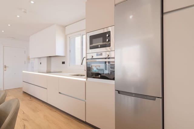 3 bedroom Penthouse for rent in Fuengirola - € 2,600 (Ref: 9427133)