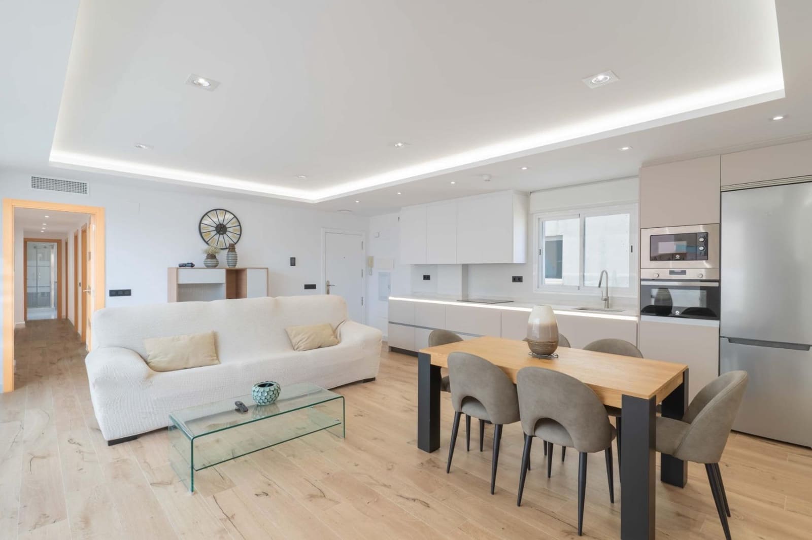 3 bedroom Penthouse for rent in Fuengirola - € 2,600 (Ref: 9427133)