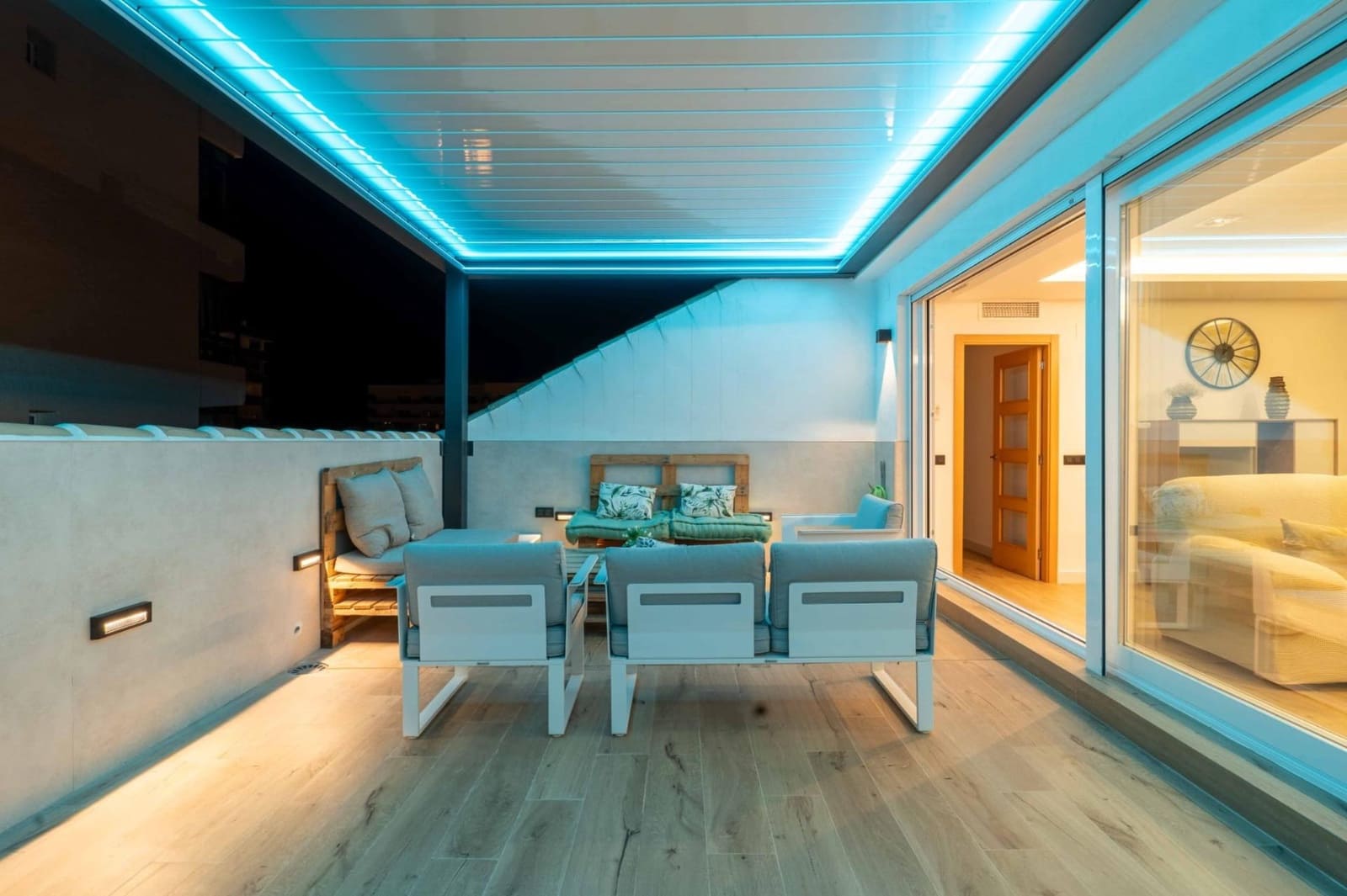 3 bedroom Penthouse for rent in Fuengirola - € 2,600 (Ref: 9427133)