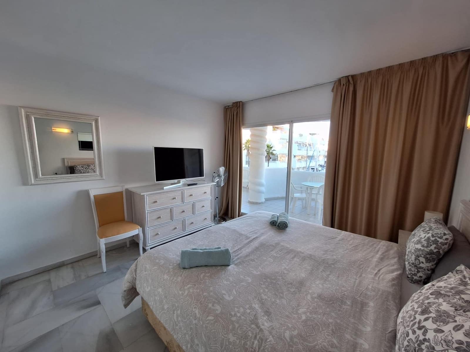 2 bedroom Flat for rent in Benalmadena with pool - € 2,200 (Ref: 9441882)