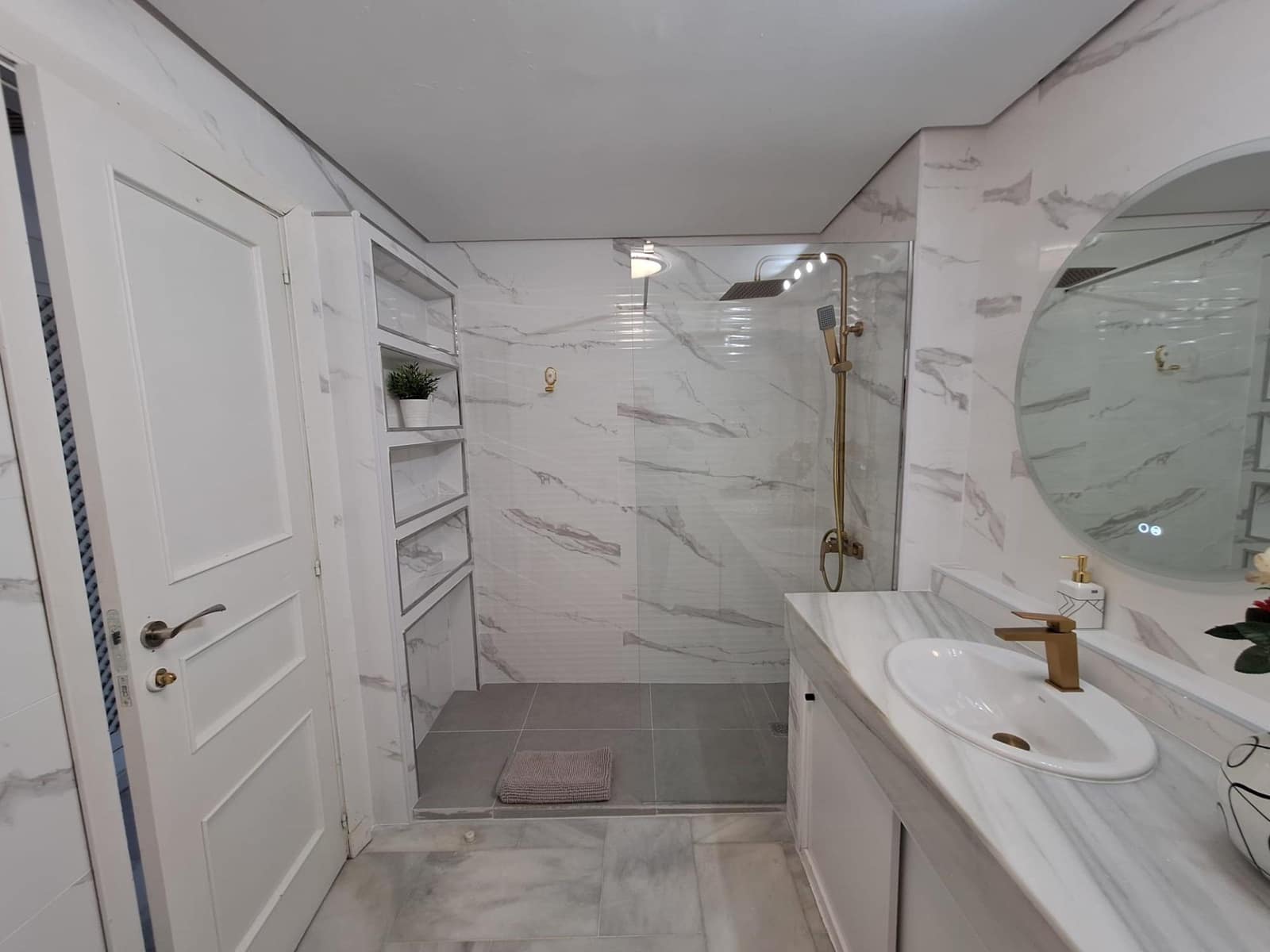 Piso de 2 habitaciones en Benalmádena en venta con piscina - 570.000 € (Ref: 9452066)