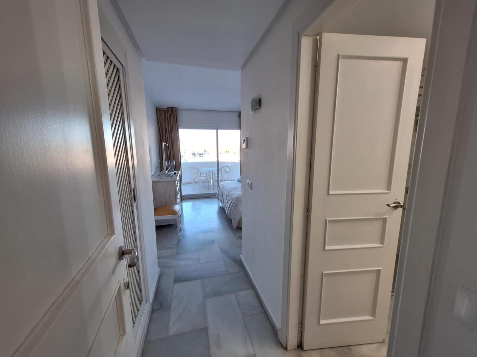 Piso de 2 habitaciones en Benalmádena en venta con piscina - 570.000 € (Ref: 9452066)