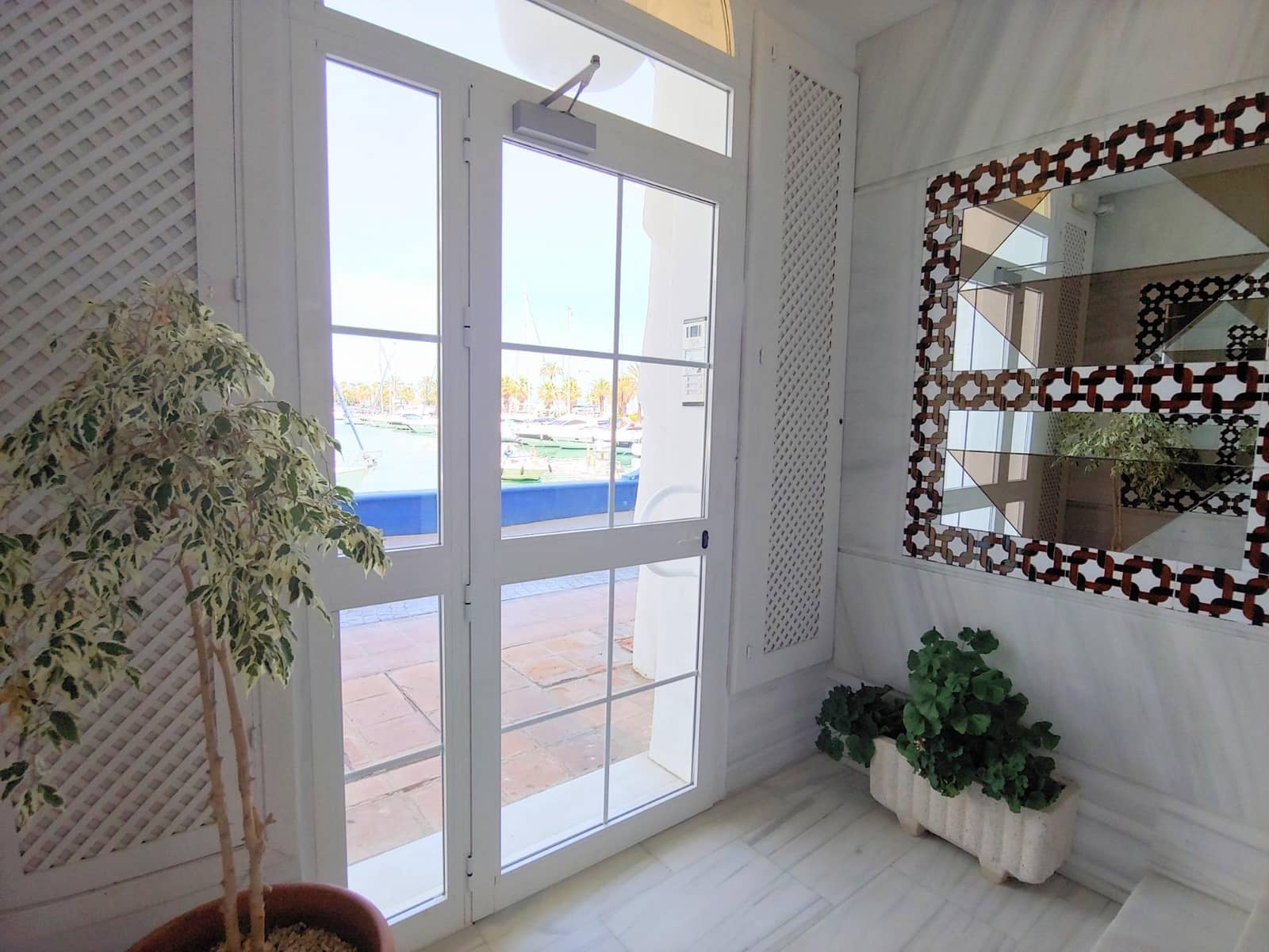 Piso de 2 habitaciones en Benalmádena en venta con piscina - 570.000 € (Ref: 9452066)