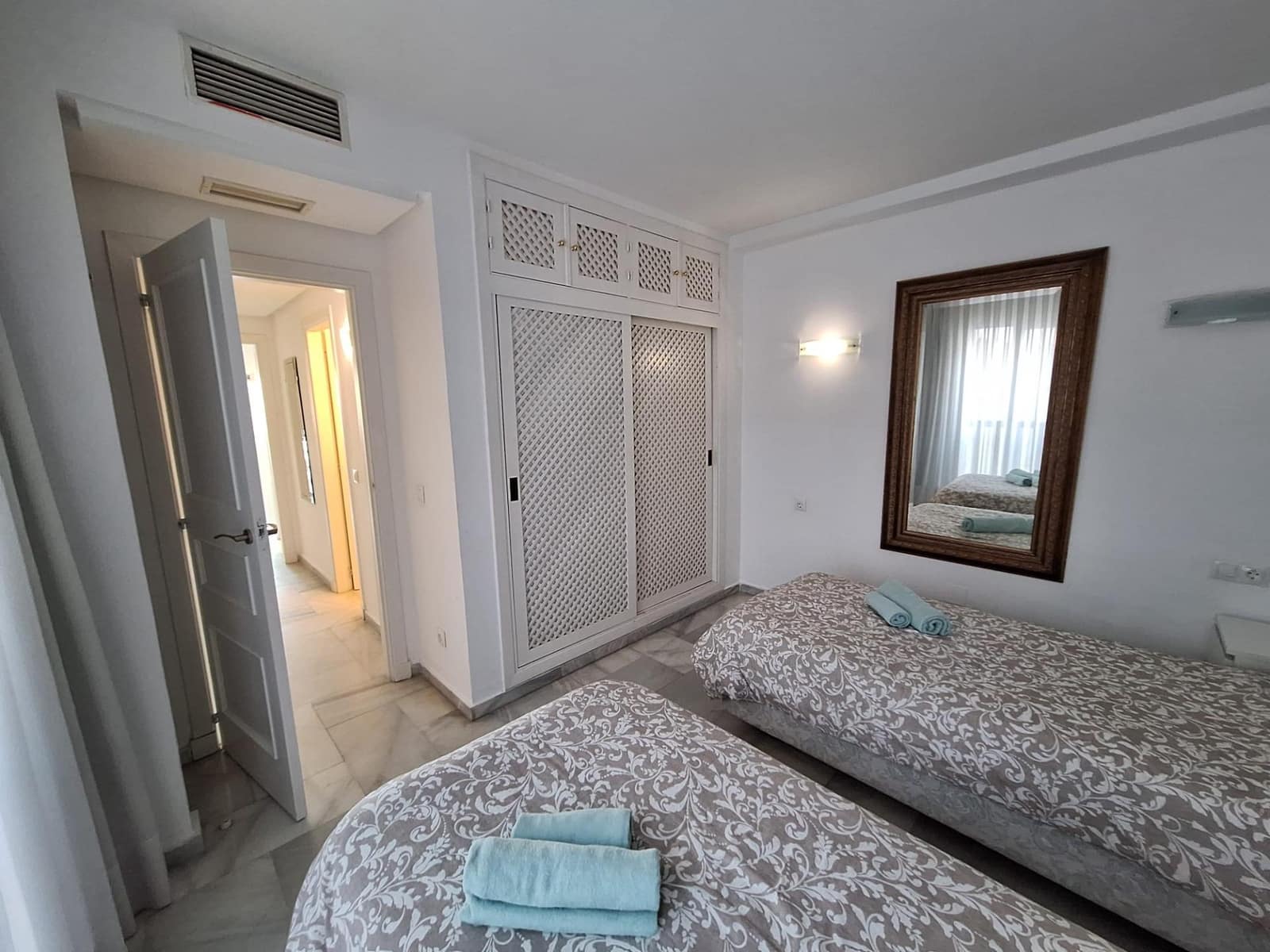 Piso de 2 habitaciones en Benalmádena en venta con piscina - 570.000 € (Ref: 9452066)