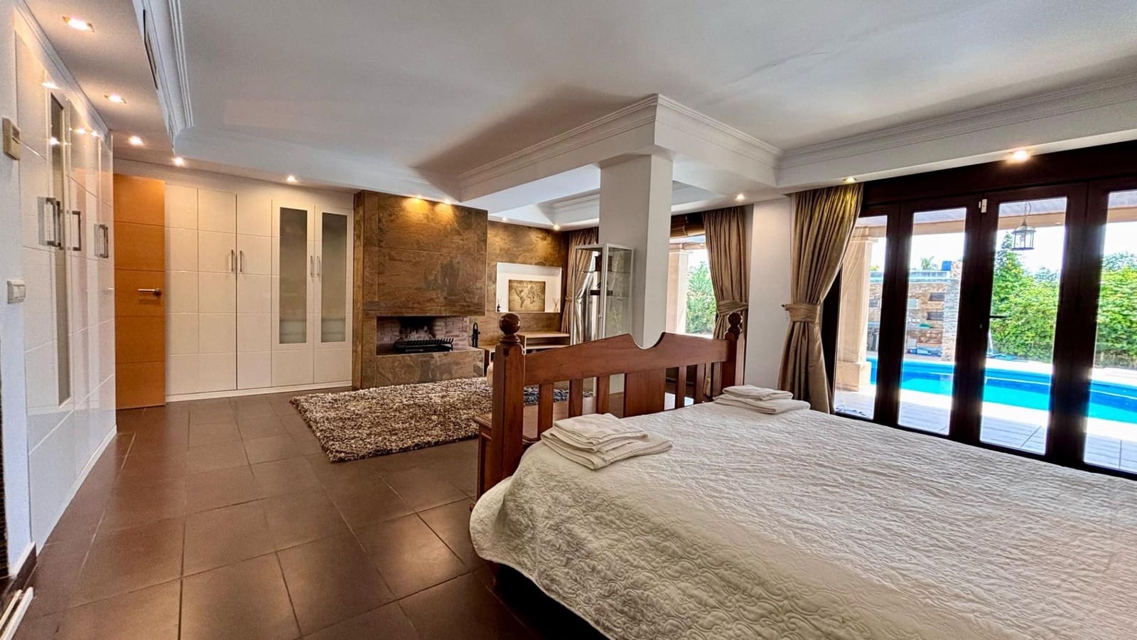 Chalet de 3 habitaciones en Marbella en venta con piscina garaje - 2.700.000 € (Ref: 9452067)