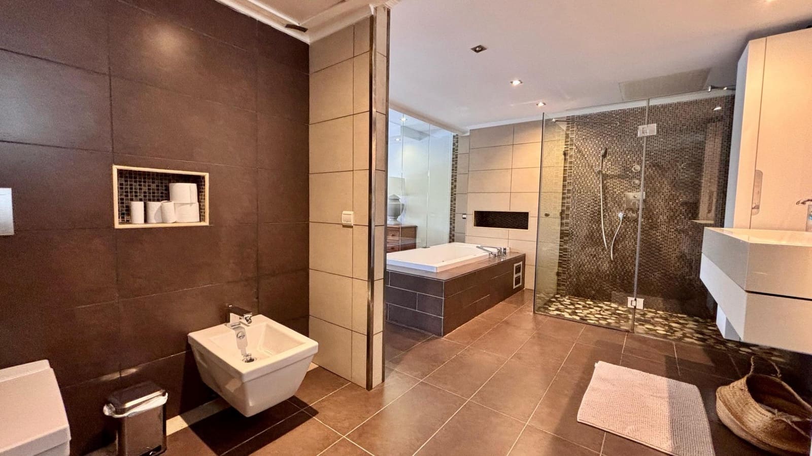 Chalet de 3 habitaciones en Marbella en venta con piscina garaje - 2.700.000 € (Ref: 9452067)