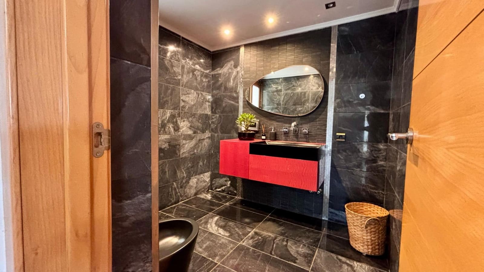 Chalet de 3 habitaciones en Marbella en venta con piscina garaje - 2.700.000 € (Ref: 9452067)