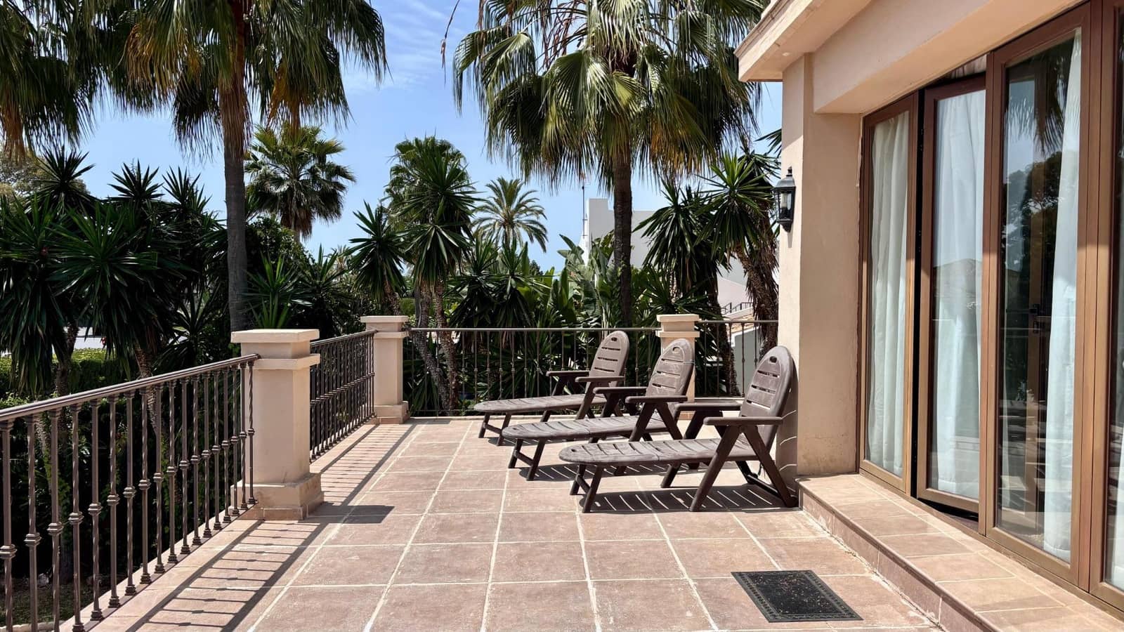 Chalet de 3 habitaciones en Marbella en venta con piscina garaje - 2.700.000 € (Ref: 9452067)