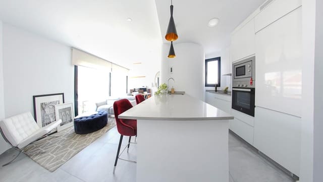 3 slaapkamer Rijtjeshuis te koop in Fuengirola met zwembad garage - € 532.000 (Ref: 9452068)